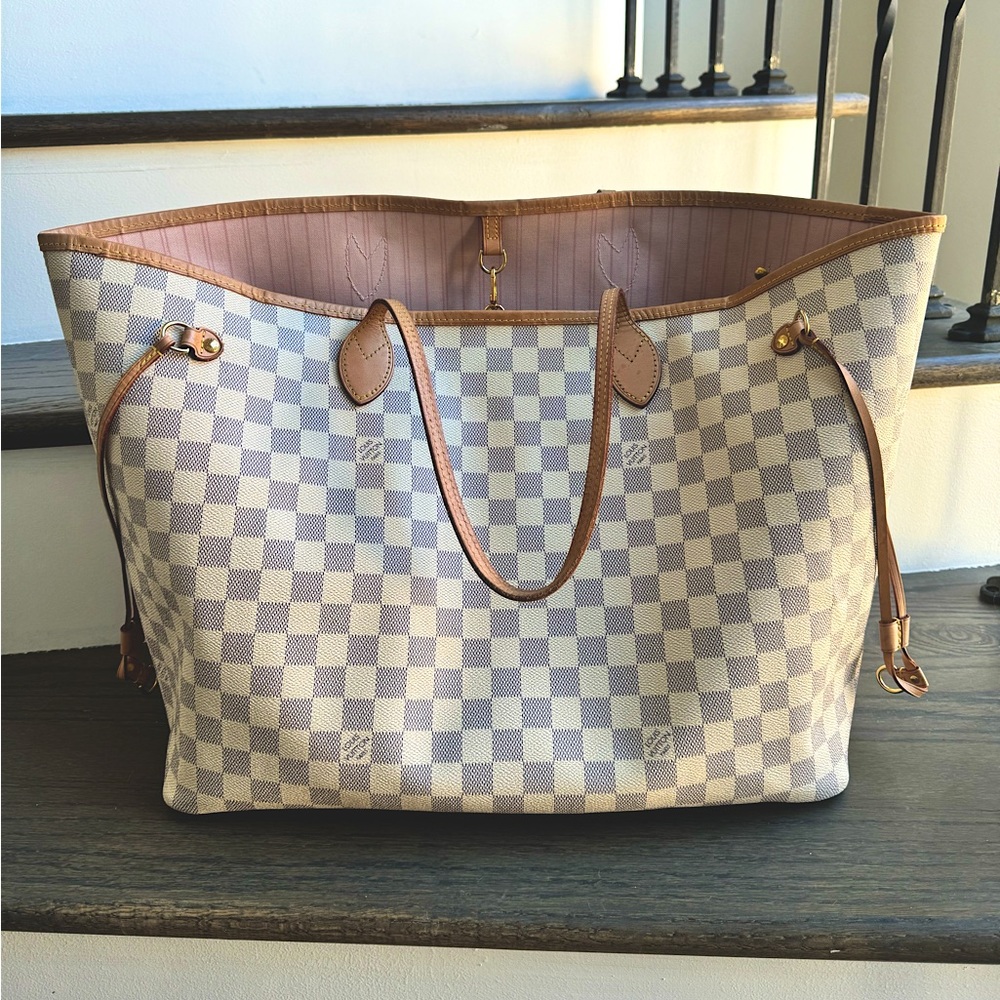 Louis Vuitton GM Neverfull Damier Azur Canvas with PINK interior!
